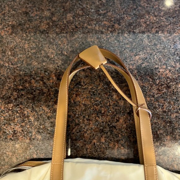 Authentic White Prada Shoulder Bag - Early 2000s - Picture 11 of 15